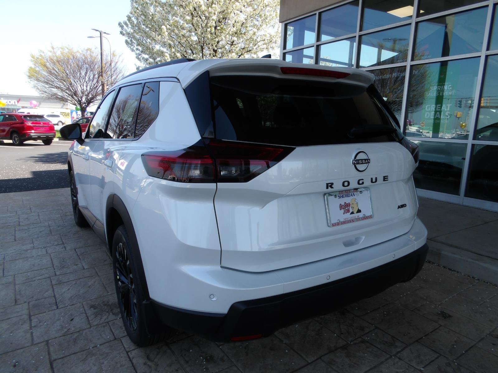 New 2026 Everest White Pearl TriCoat Nissan Dark Armor™ image 5