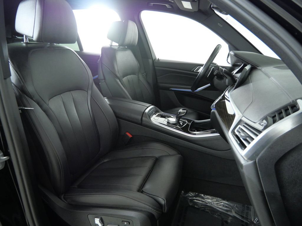 Used 2020 Jet Black BMW xDrive40i image 22