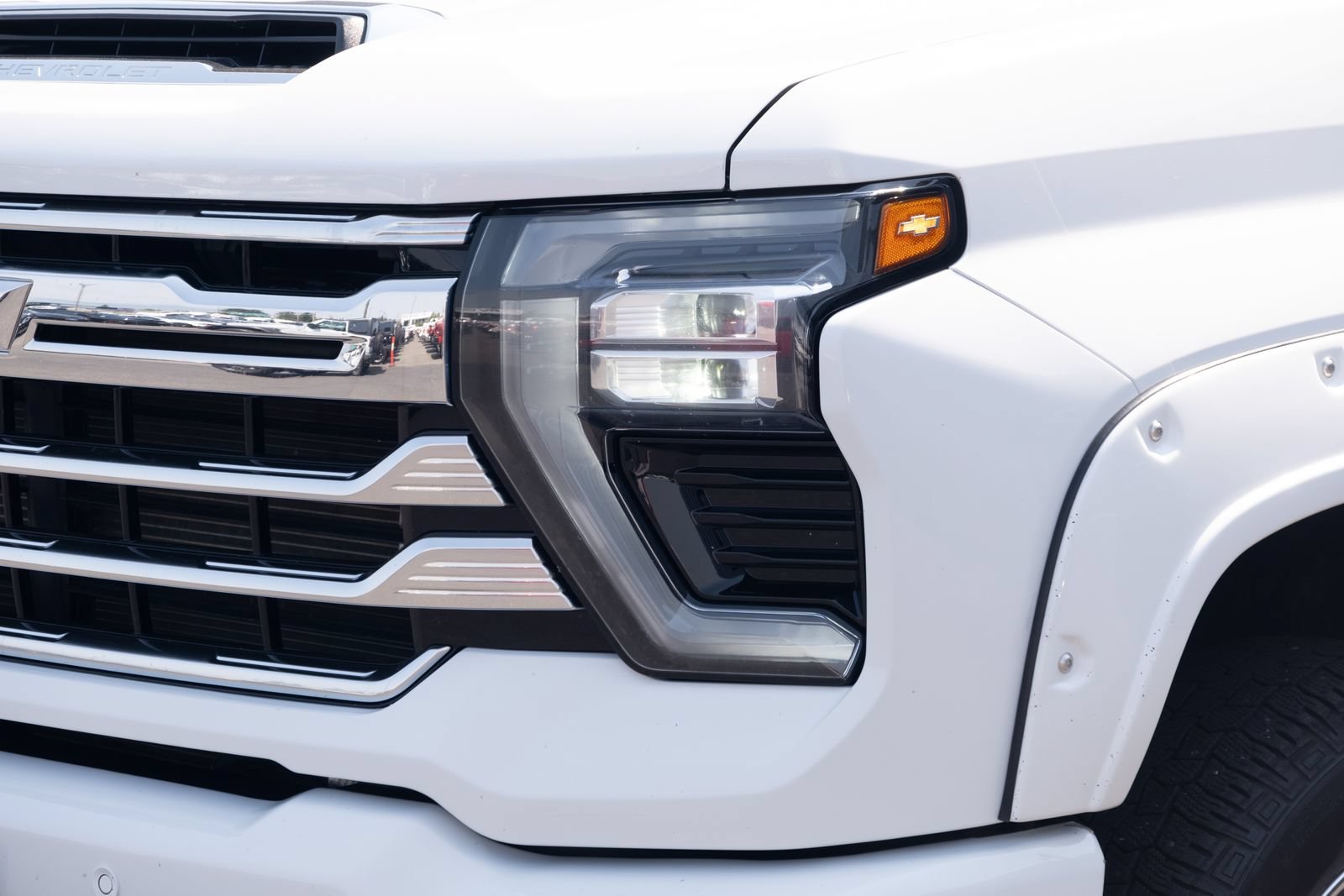 Used 2024 Summit White Chevrolet High Country image 25