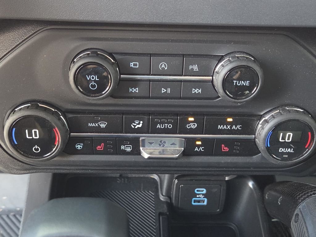 Used 2025 Oxford White Ford Raptor image 28