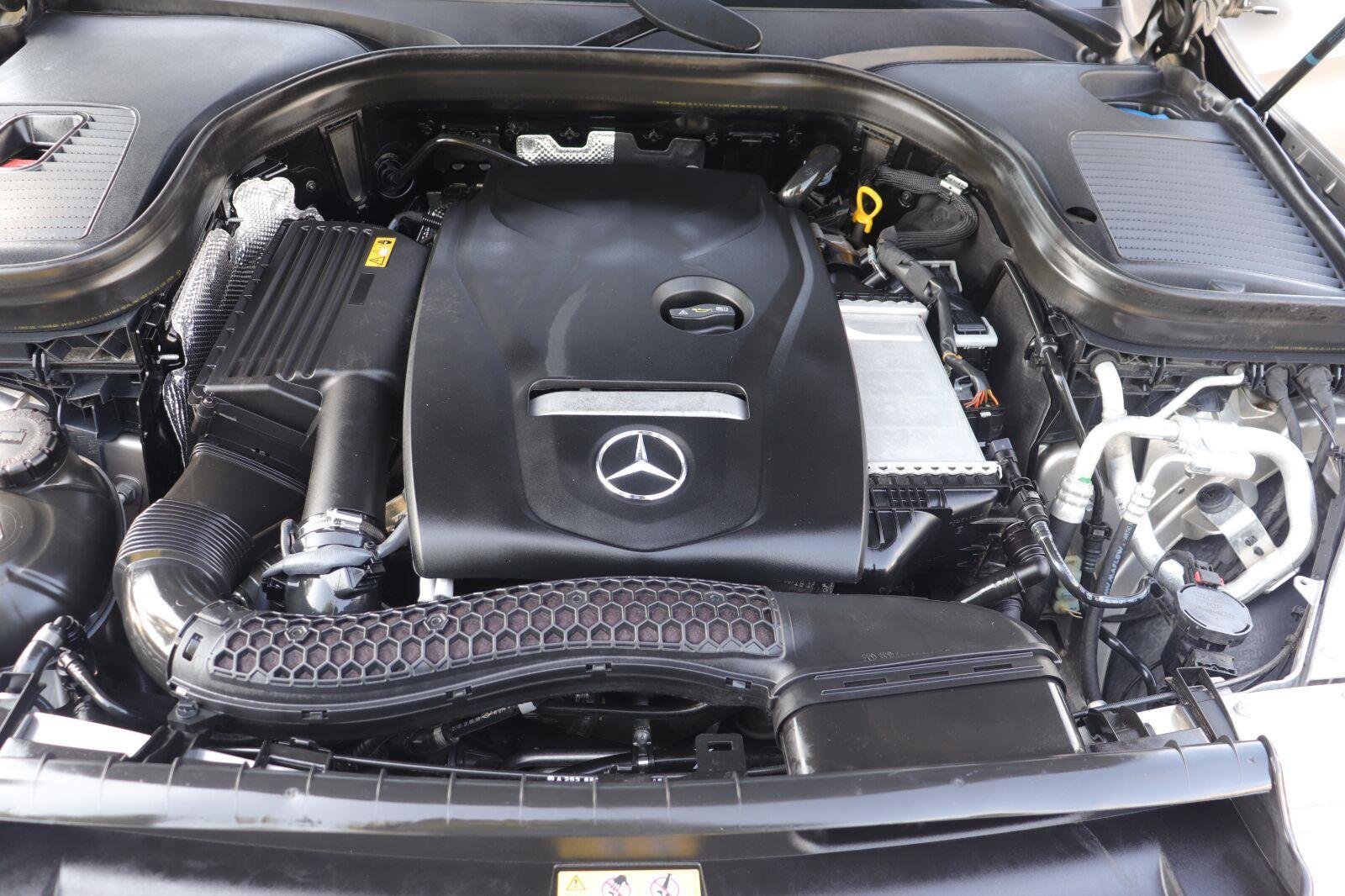 Used 2019 Mojave Silver Metallic Mercedes-Benz GLC 300 image 32
