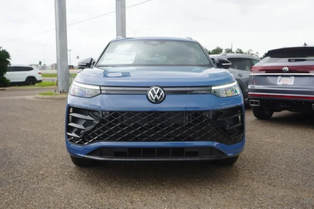 New 2026 Monterey Blue Pearl Volkswagen 2.0T SE image 2