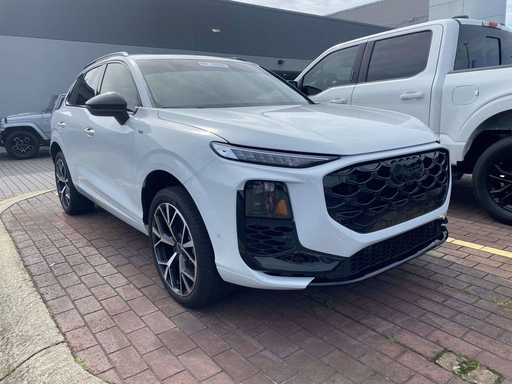 2026 Audi Q3 S line quattro's photo