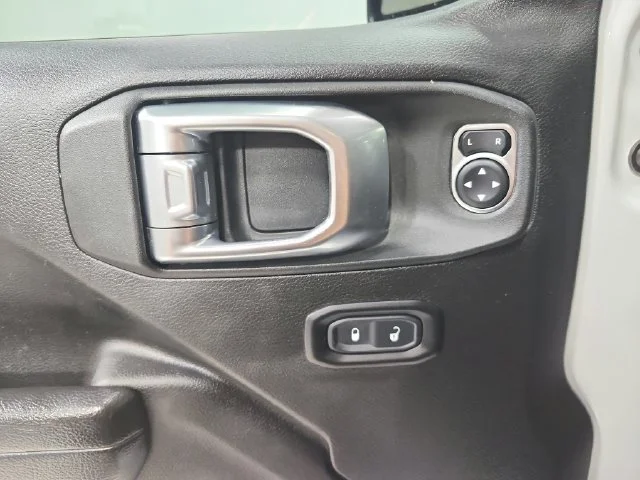 Used 2023 White Jeep Sport S image 31
