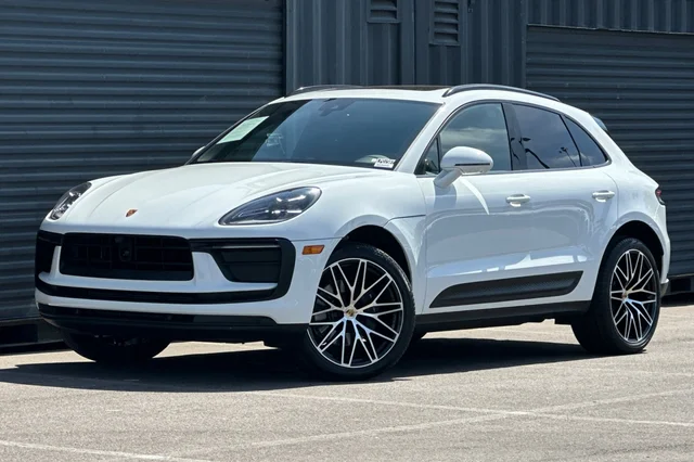 2026 Porsche Macan AWD