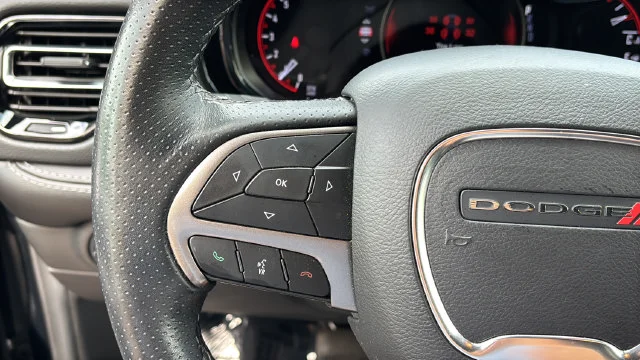 Used 2023 Black Dodge SXT image 22