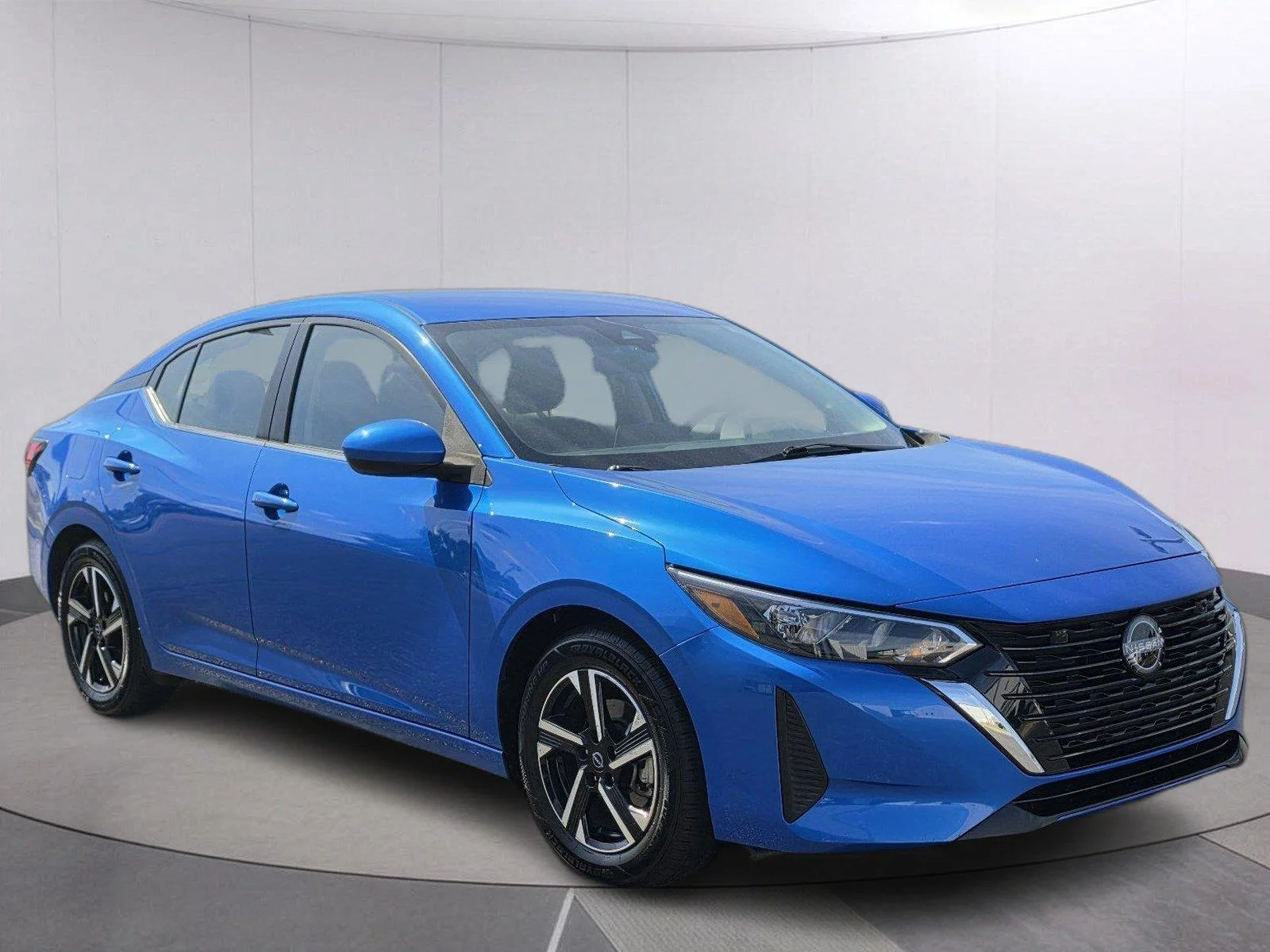 Used 2025 Electric Blue Metallic Nissan SV image 7