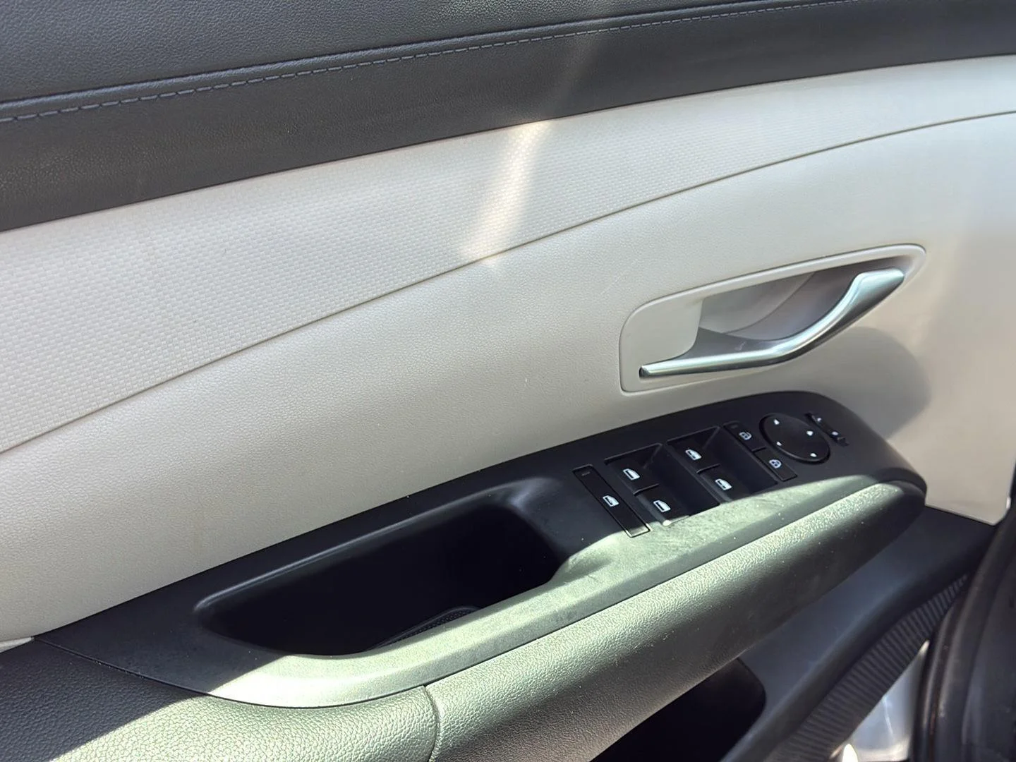 Used 2025 Shimmering Silver Hyundai SEL image 12
