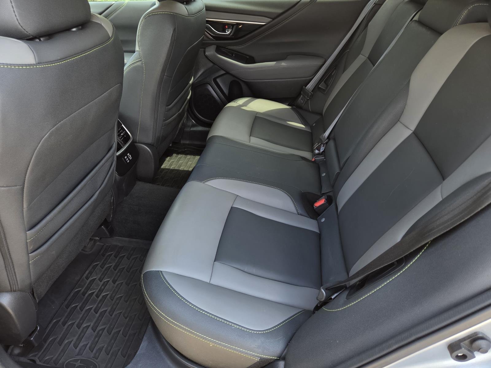 Used 2023 Ice Silver Metallic Subaru Onyx Edition image 33