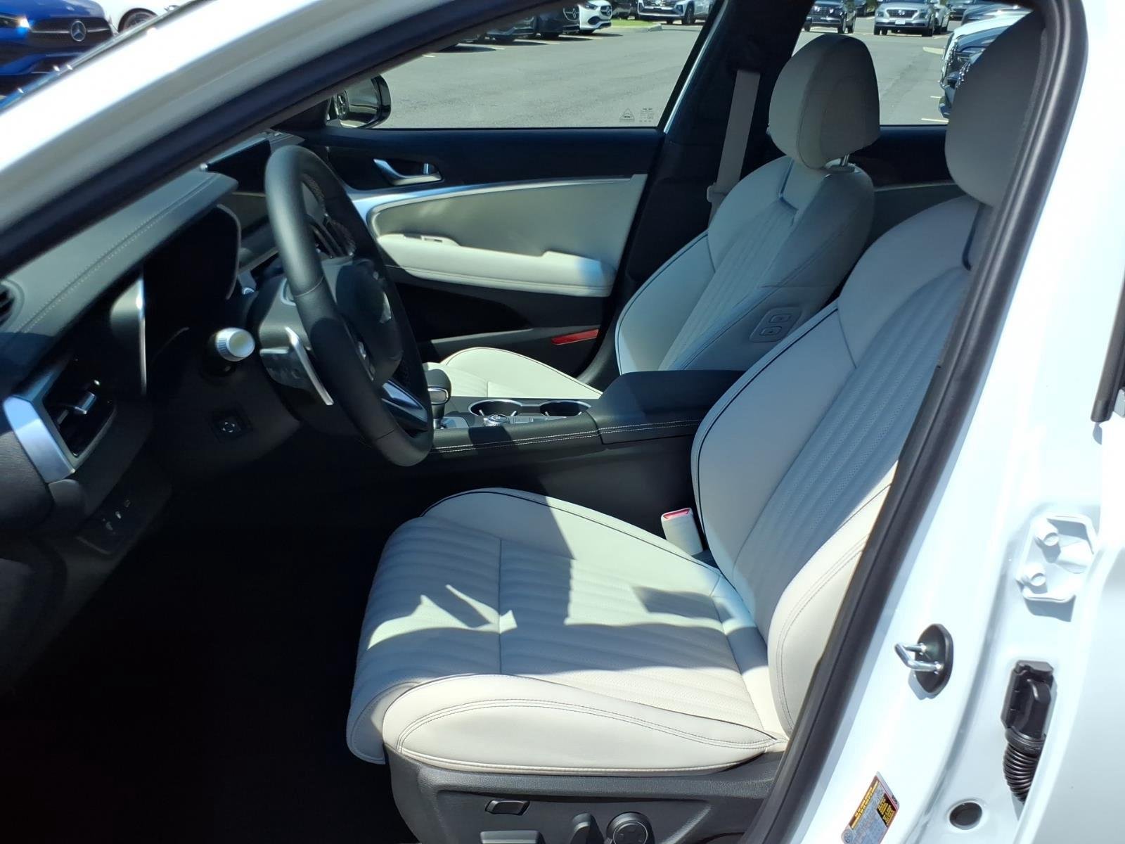 New 2026 Alta White Genesis 3.3T SPORT PRESTIGE image 12
