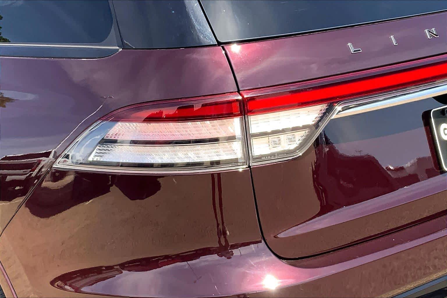 Used 2023 Diamond Red Lincoln Black Label image 29
