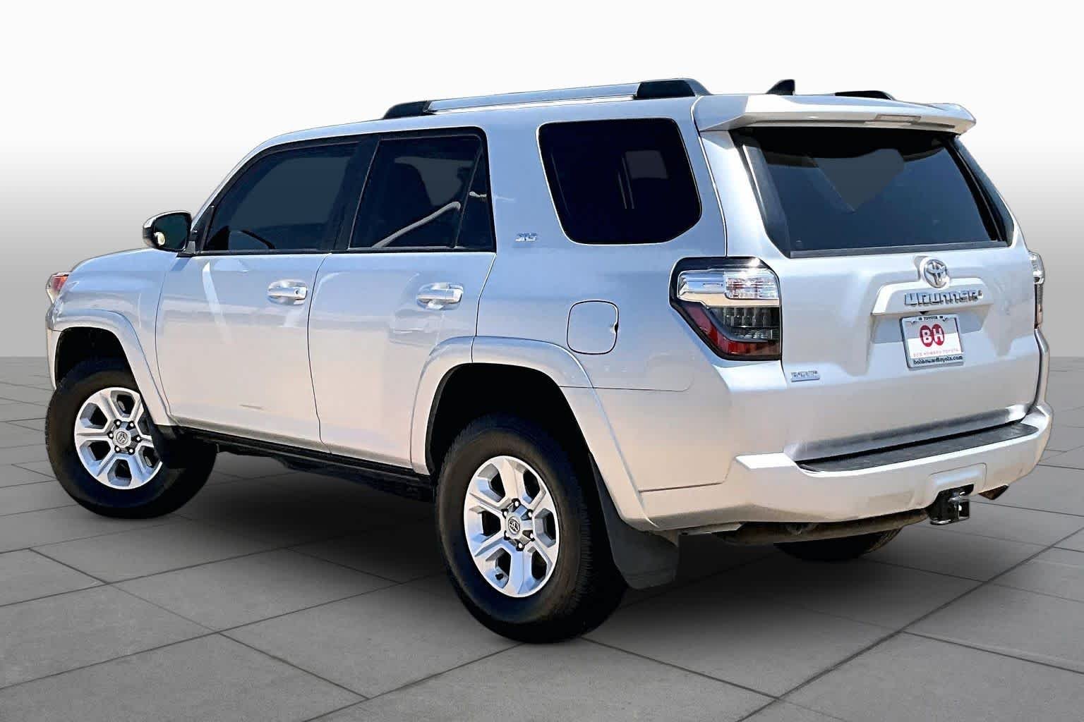 Used 2019 Classic Silver Metallic Toyota SR5 image 12