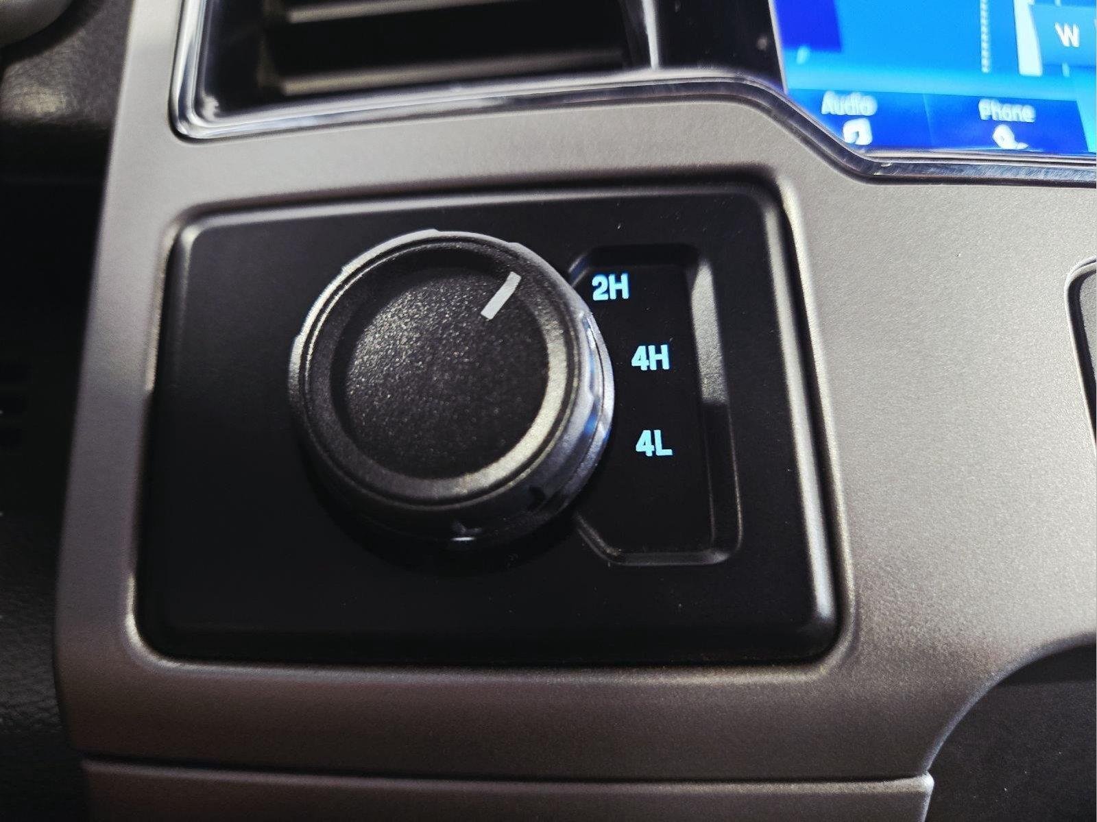 Used 2022 Iconic Silver Ford Lariat image 28