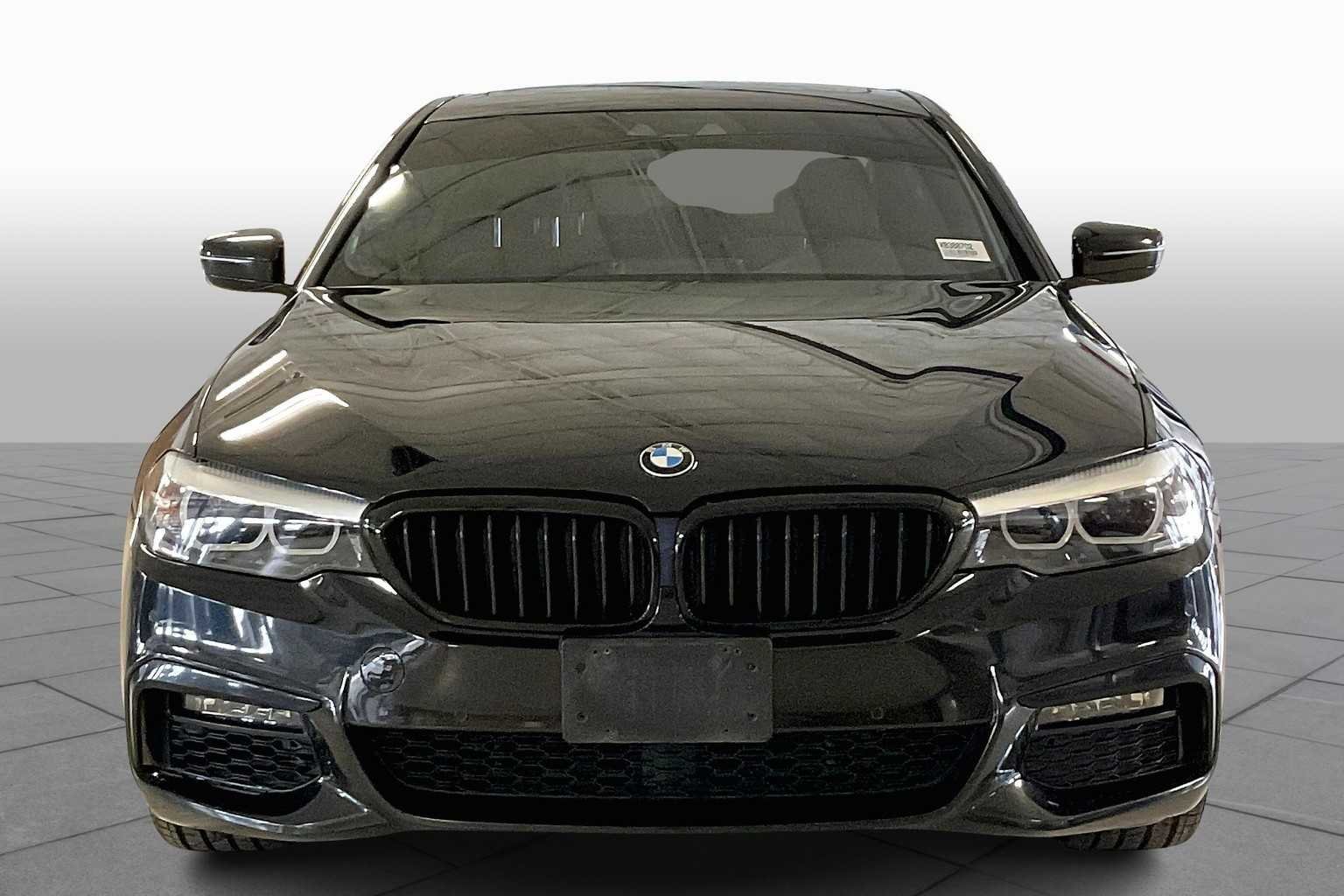 Used 2019 Black Sapphire Metallic BMW 530e iPerformance image 3