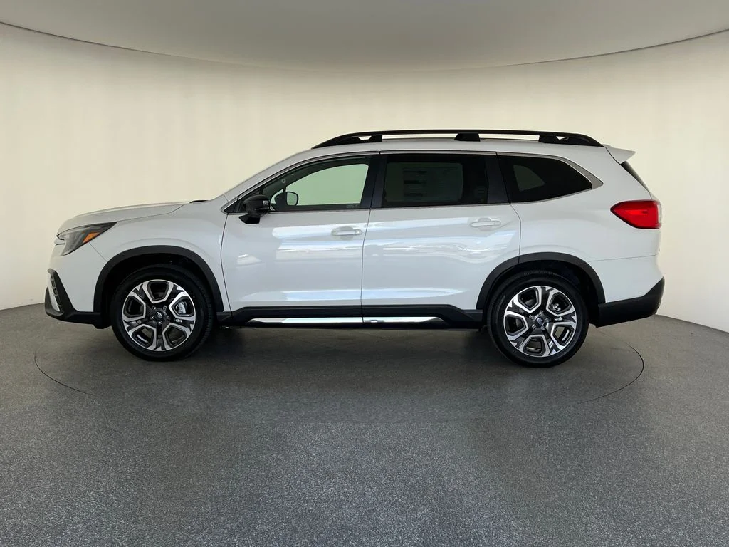 New 2026 CRYSTAL WHITE PEARL Subaru Limited 7-Passenger image 8