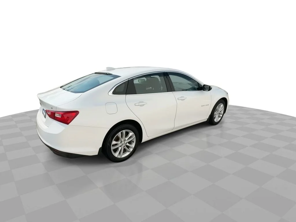 Used 2016 White Chevrolet LT image 8
