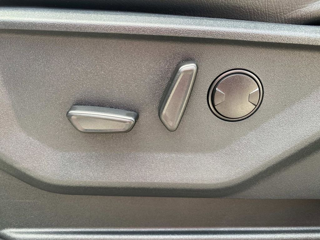 Used 2026 Oxford White Ford Lariat image 24
