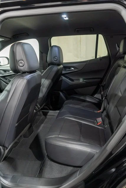 New 2027 Mosaic Black Metallic Chevrolet LT image 10