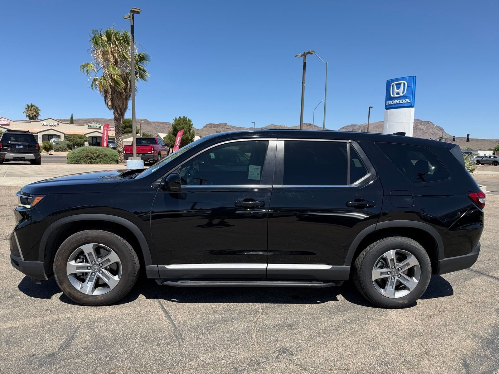 2025 Honda Pilot EX-L - Photo 11