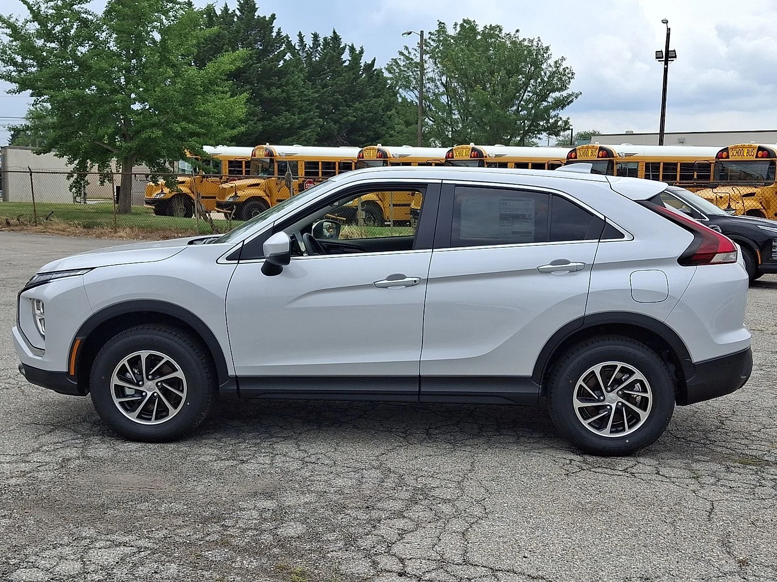 New 2026 White Mitsubishi ES image 6