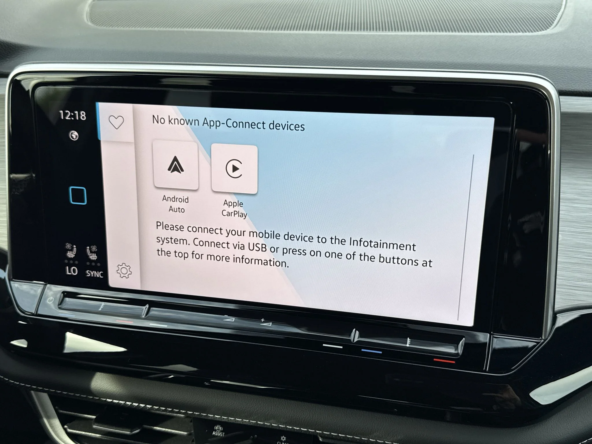 New 2026 Pure Gray Volkswagen 2.0T SE w/Technology image 26