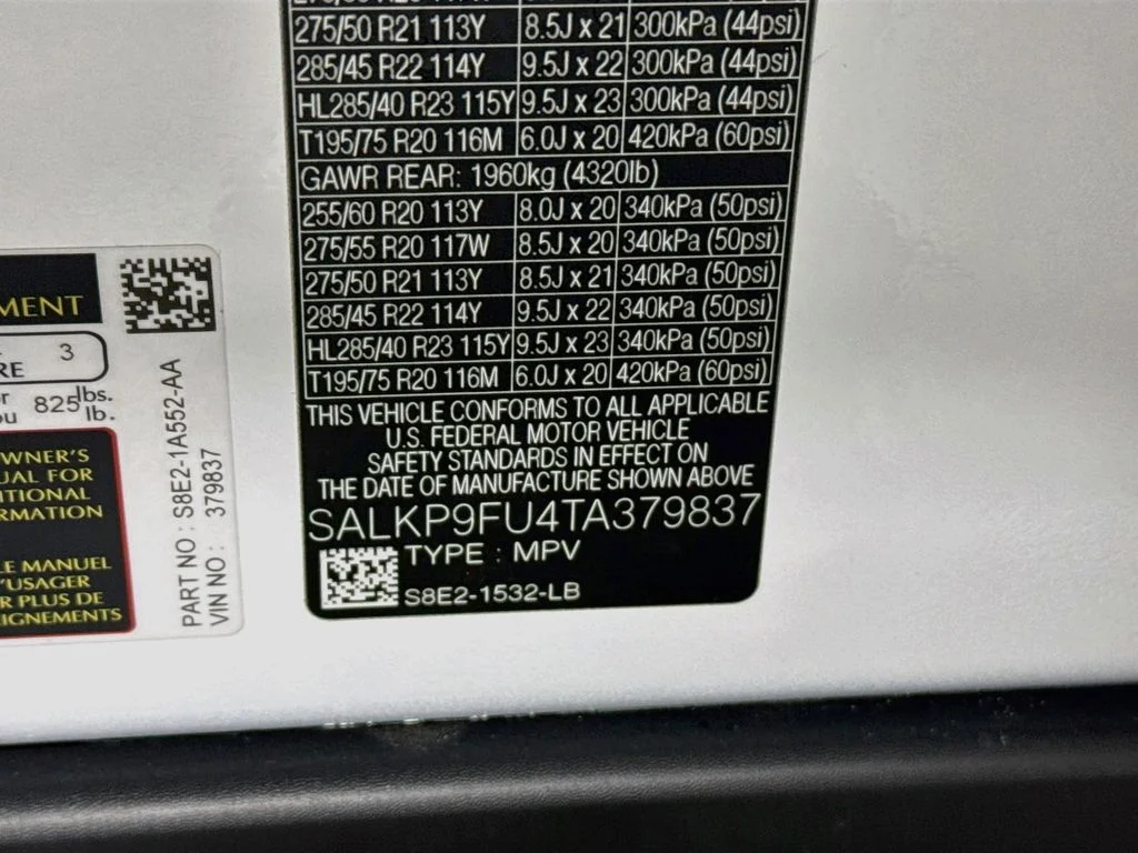 New 2026 Fuji White Land Rover SE image 33