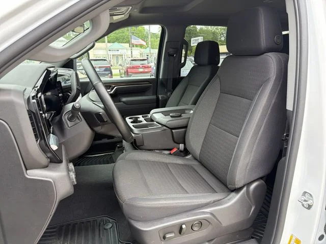 Used 2025 White Chevrolet LT image 13