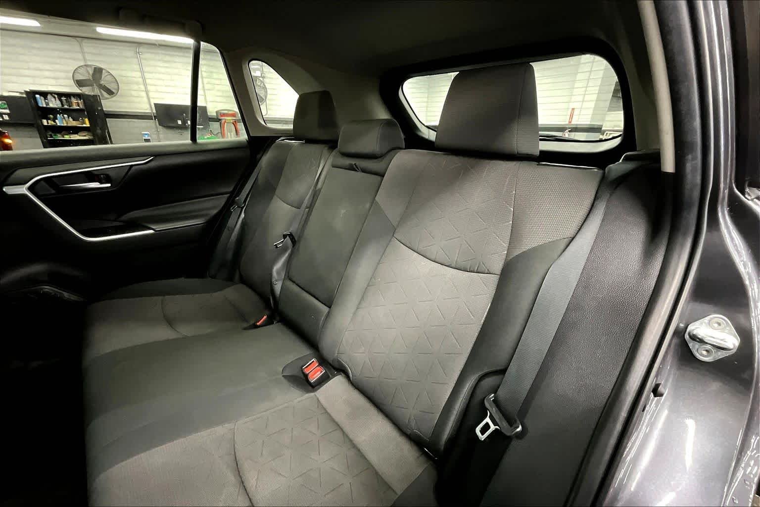 2023 Toyota RAV4 XLE - Photo 19