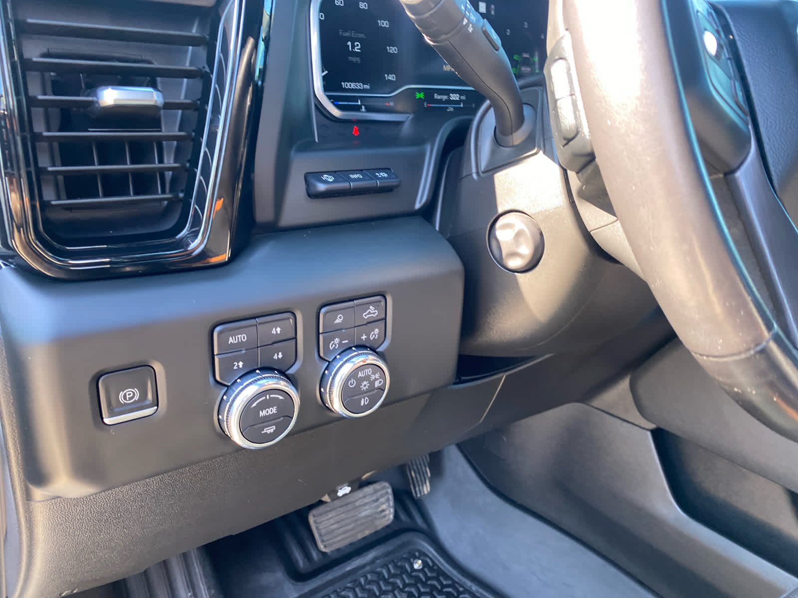 Used 2023 SUMMIT WHITE GMC AT4 image 12