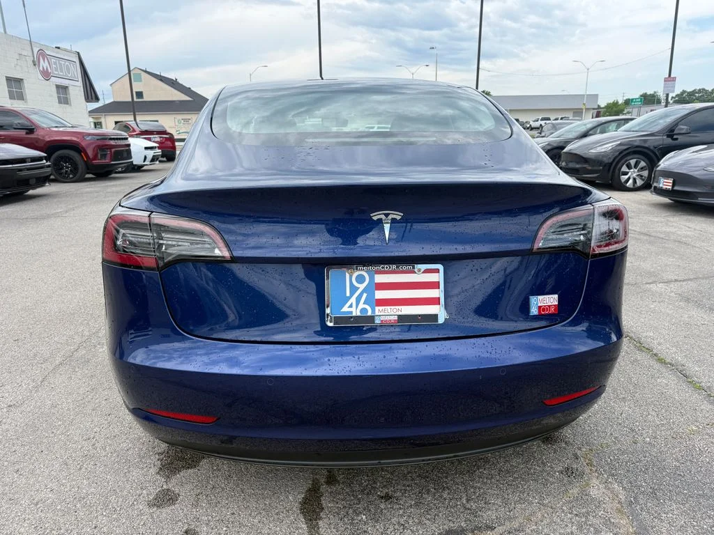 Used 2022  Tesla Base image 33