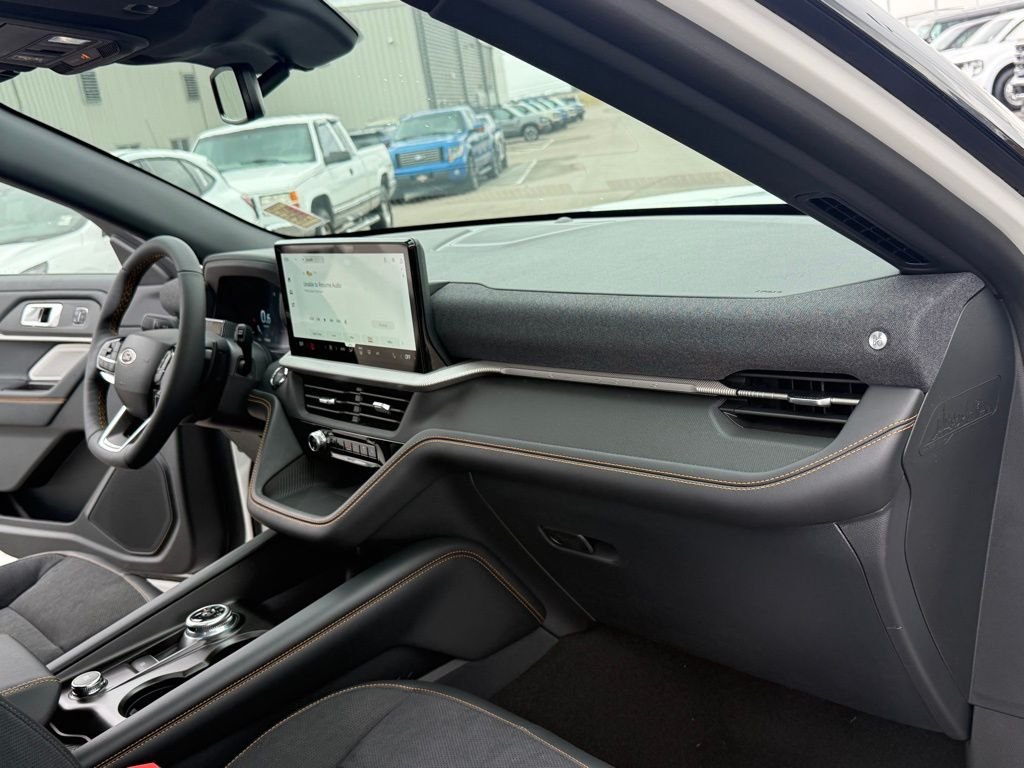 2026 Ford Explorer Tremor - Photo 18