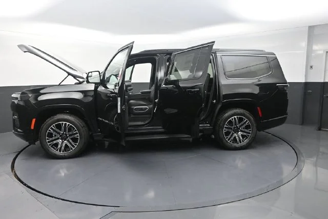 New 2026 High Gloss Black Exterior Paint Jeep  image 37