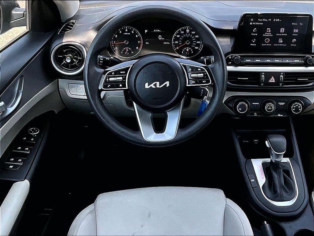 Used 2023 Gray Kia LXS image 17