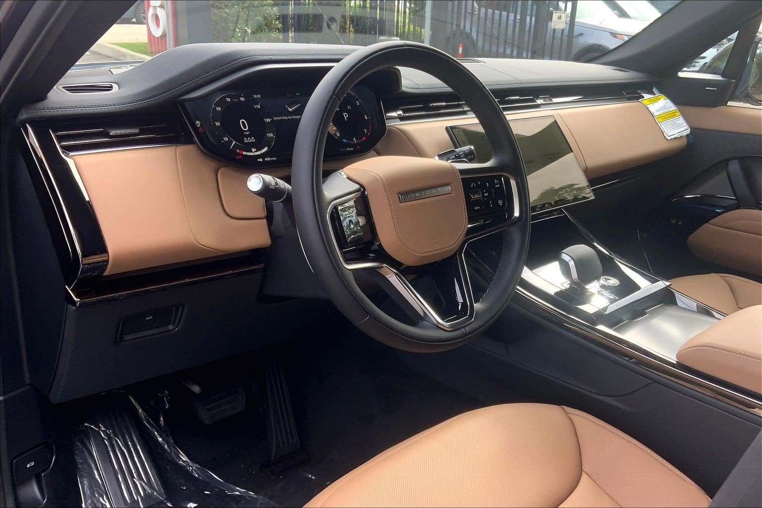 New 2027 Charente Grey Land Rover SE image 8
