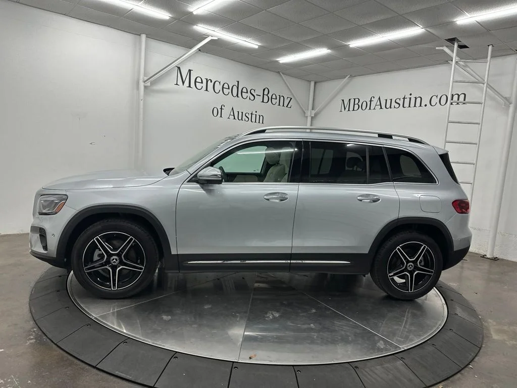 New 2026 Silver Mercedes-Benz GLB 250 image 4