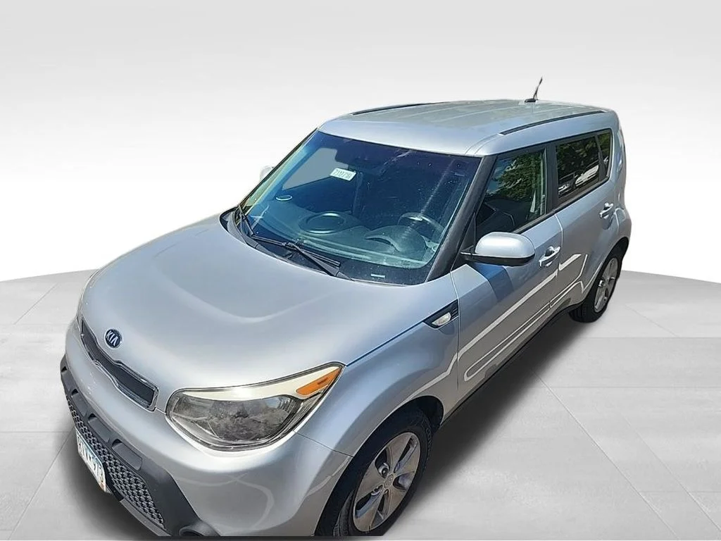 Used 2014 Silver Kia Base image 16
