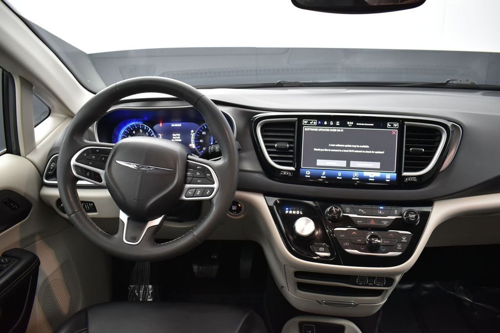 Used 2023 White Chrysler Touring L image 13