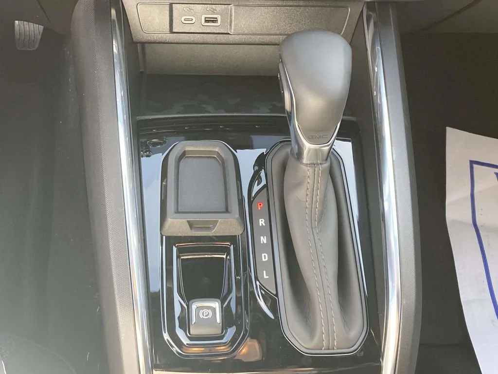 New 2026 Sterling Metallic GMC Elevation image 21