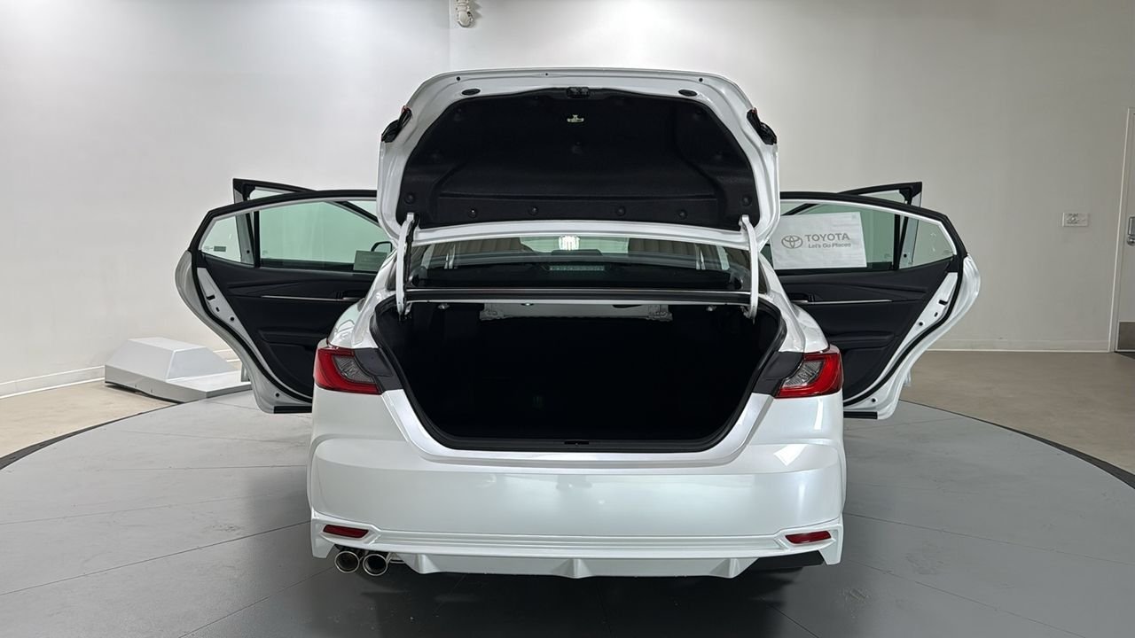 New 2026 Wind Chill Pearl <sup>1</sup> Toyota  XSE image 16