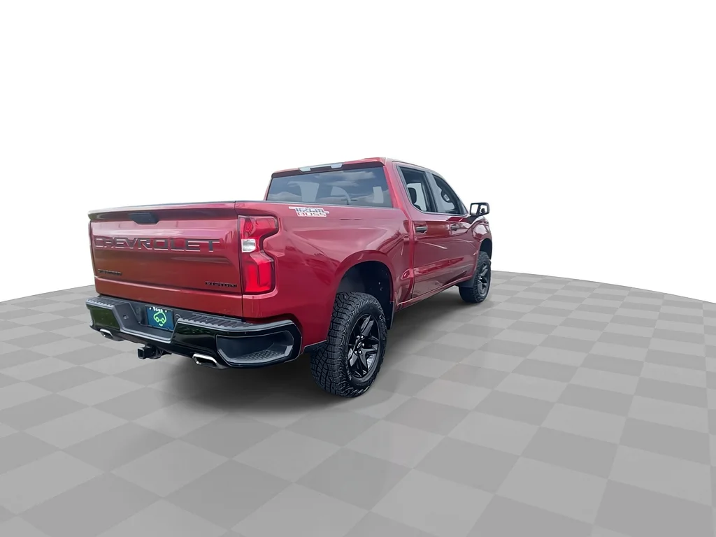 Used 2021 RED HOT Chevrolet Custom Trail Boss image 9