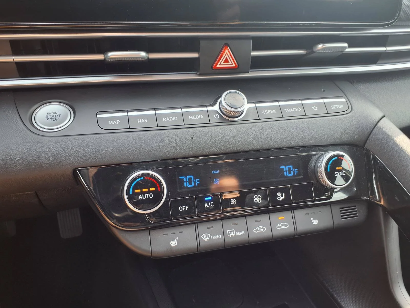 Used 2025 Fluid Metal Hyundai SEL Convenience image 11