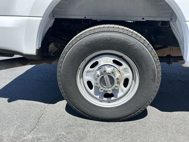Used 2019 White Ford XL image 22