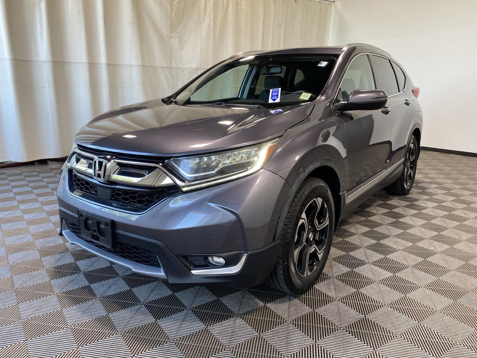 Used 2019 Modern Steel Metallic Honda Touring image 4