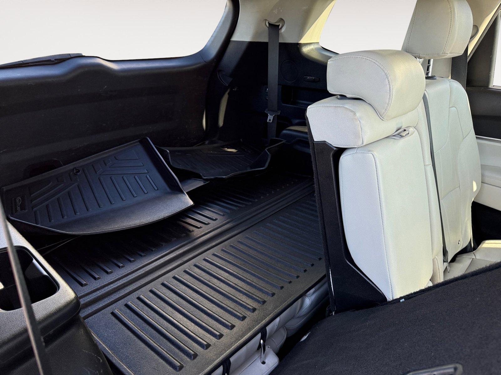 Used 2022 Sangria Kia EX image 19