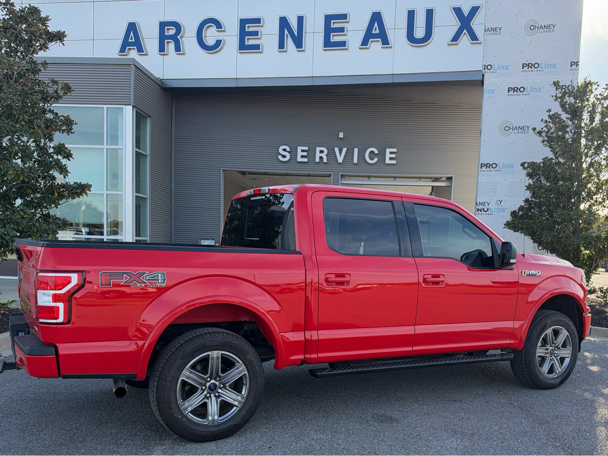 Used 2019 Race Red Ford XLT image 1