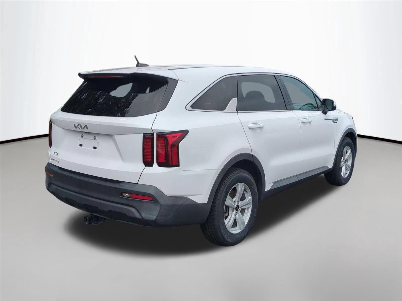 Used 2023 Glacial White Pearl Kia LX image 5