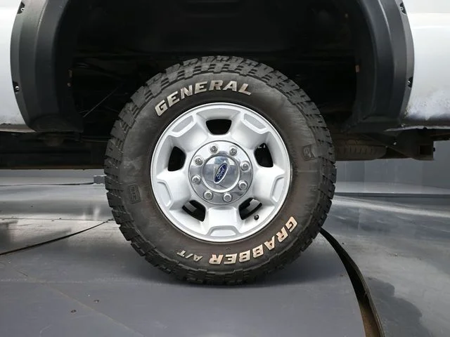 2011 Ford F-350 Super Duty XLT - Photo 12