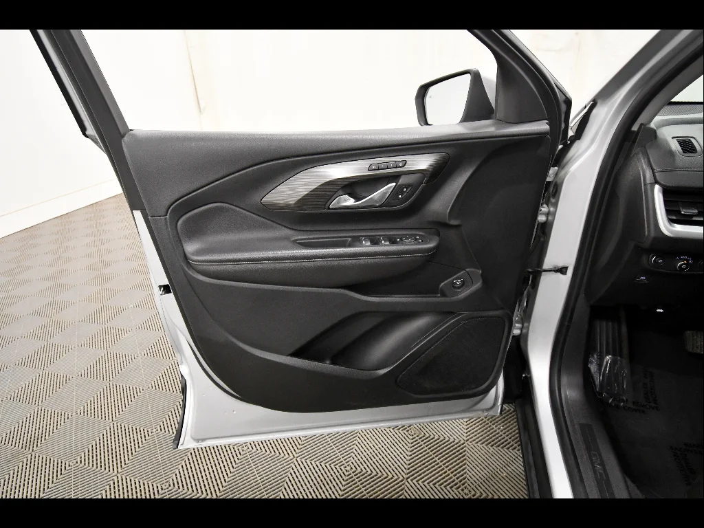 2022 GMC Terrain SLT - Photo 13