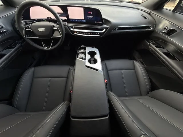 2024 Cadillac LYRIQ Tech - Photo 11