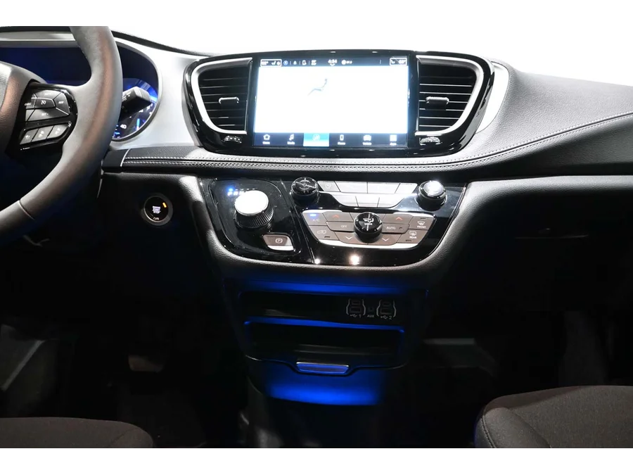 2024 Chrysler Pacifica Touring - Photo 25